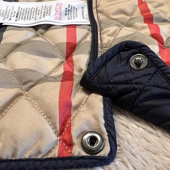 BURBERRY Children Quilted Jacket - Picture 12 of 16